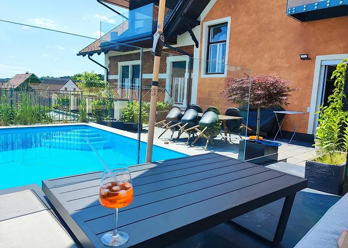 Kunst-Villa Apartments Suite Mit Privatpool Grazsued, Apartment Mit Gartenblick Ohne Pool